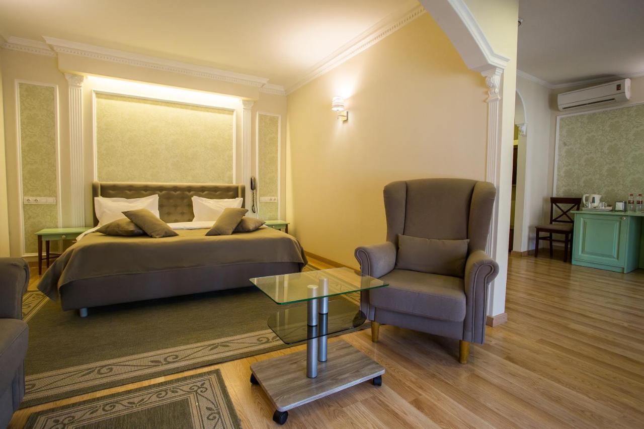 Spa-Hotel Myslyvskiy Dvir Kiev Esterno foto