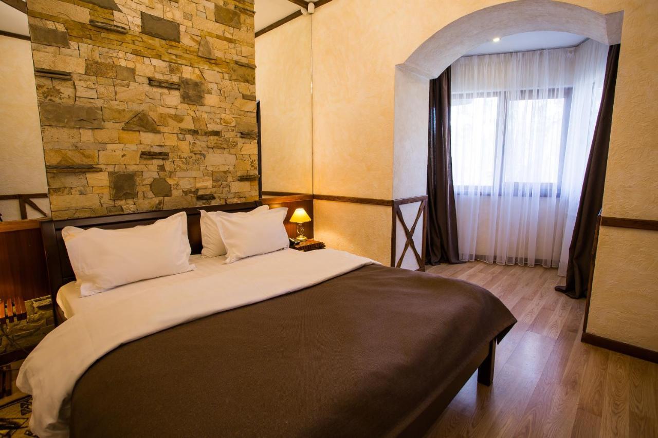 Spa-Hotel Myslyvskiy Dvir Kiev Esterno foto