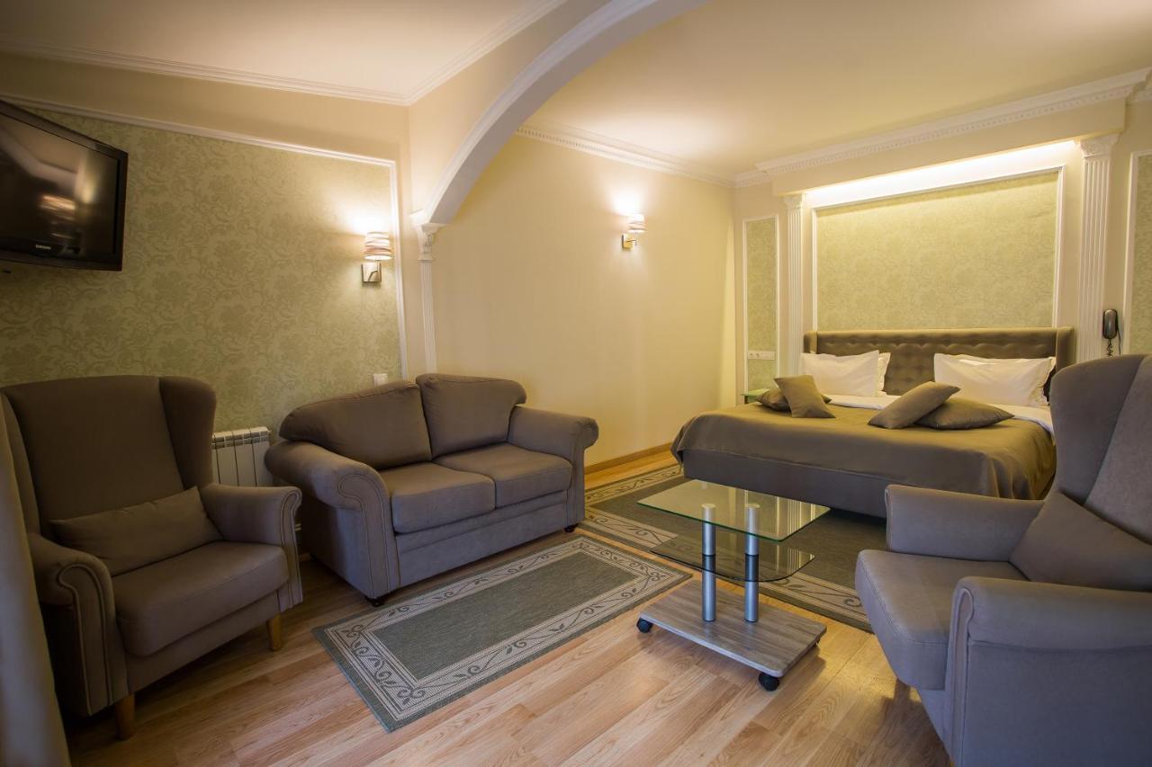 Spa-Hotel Myslyvskiy Dvir Kiev Esterno foto