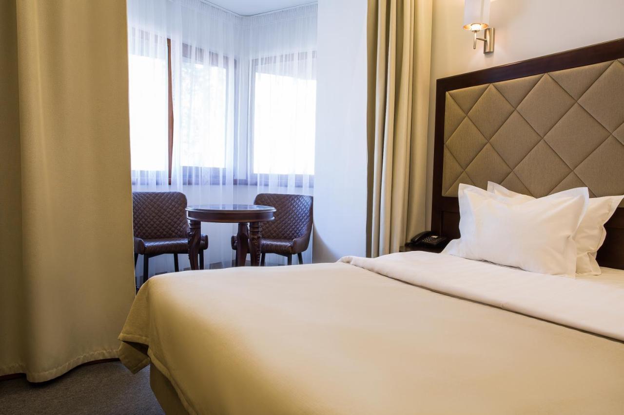 Spa-Hotel Myslyvskiy Dvir Kiev Esterno foto