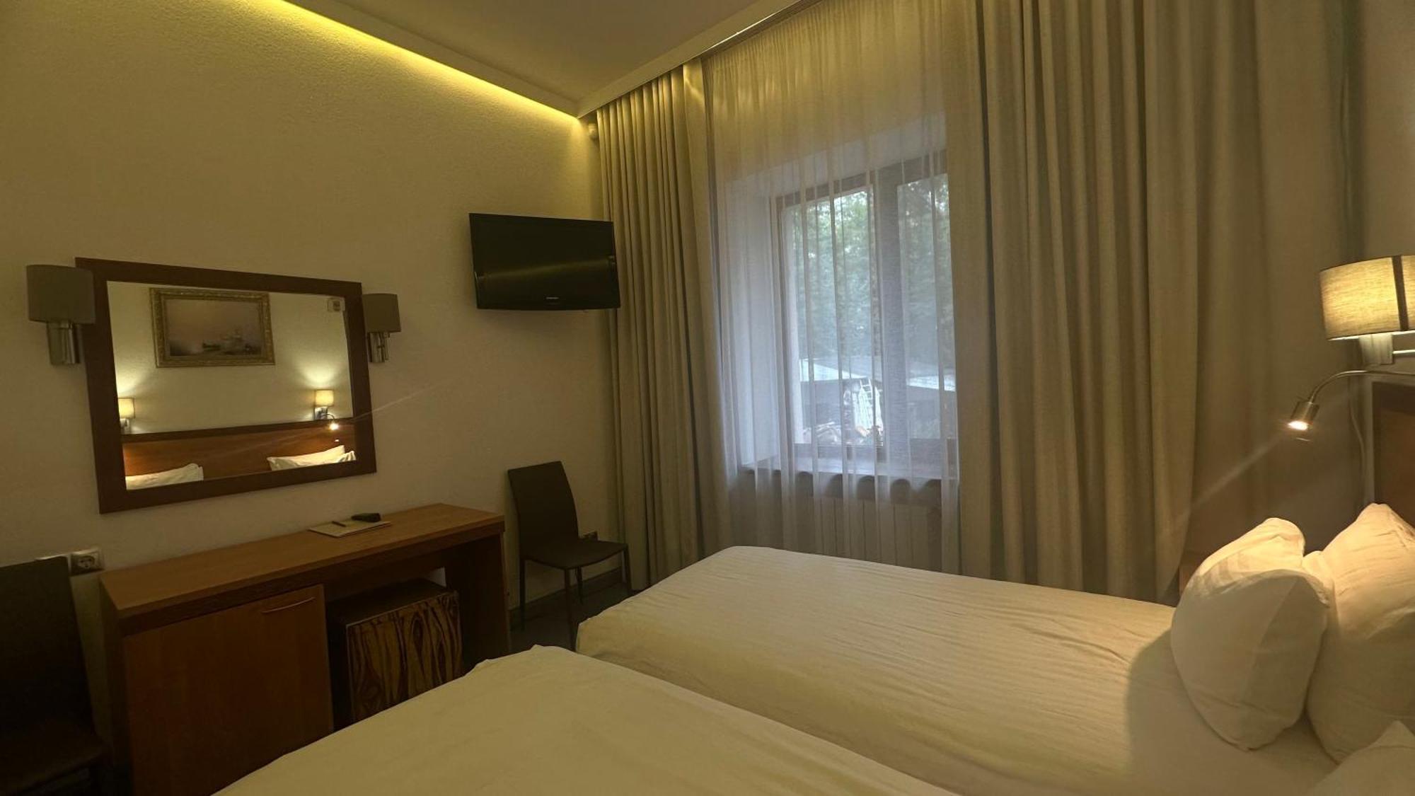 Spa-Hotel Myslyvskiy Dvir Kiev Esterno foto