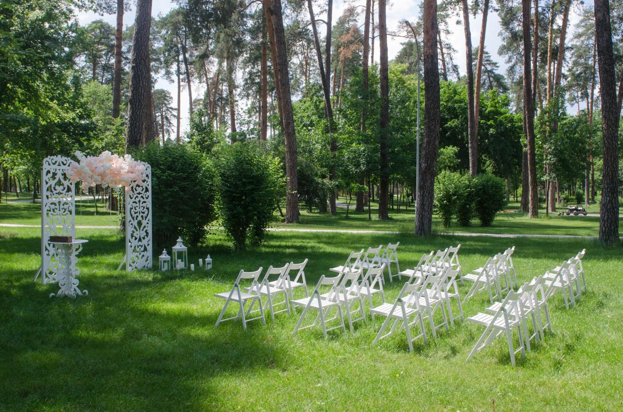 Spa-Hotel Myslyvskiy Dvir Kiev Esterno foto